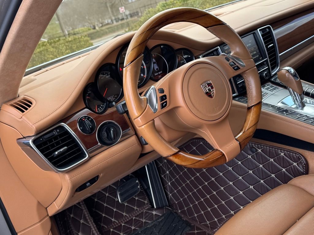 Used 2011 Porsche Panamera Turbo image 4