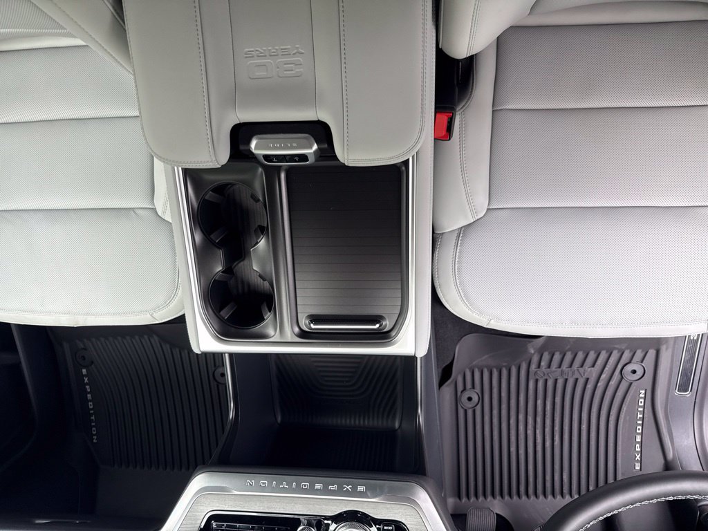 New 2027 Ford Expedition Max Platinum RWD image 37