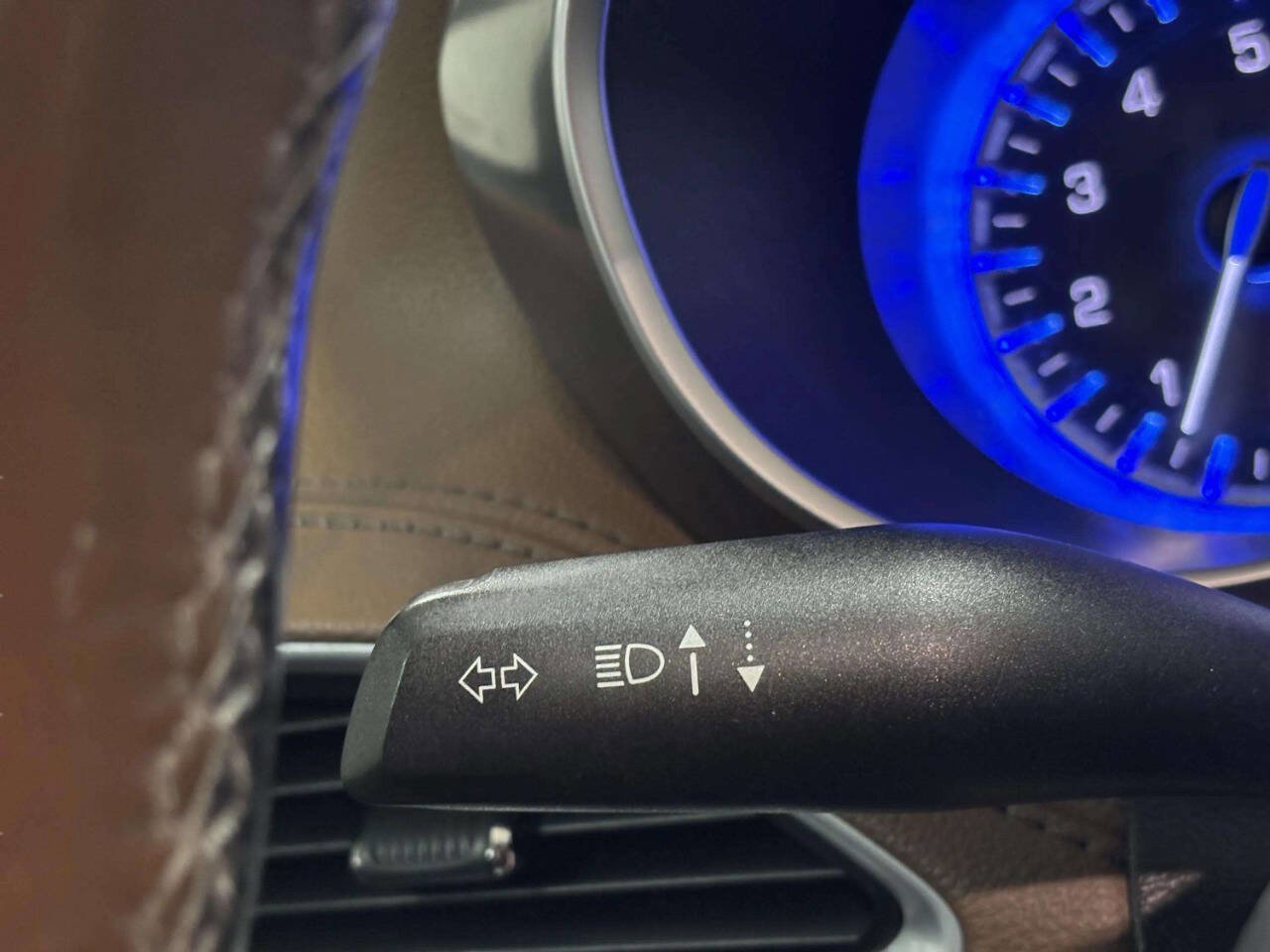 Used 2017 Chrysler Pacifica Limited FWD image 36