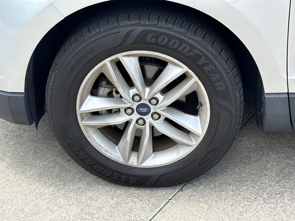 Used 2017 Ford Edge SEL w/ Equipment Group 201A FWD image 11