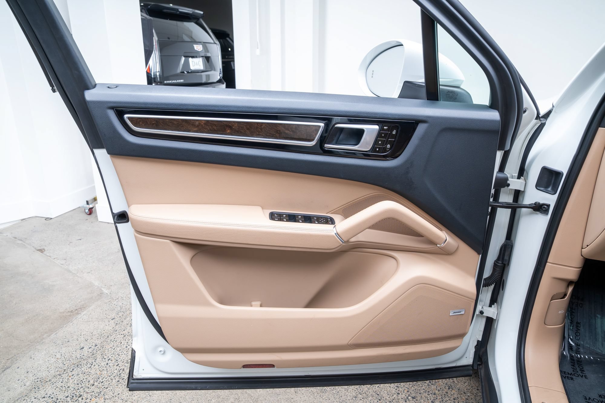 Used 2019 Porsche Cayenne E-Hybrid AWD/4WD image 17
