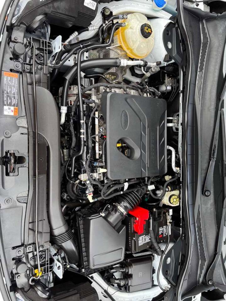 Used 2020 Ford Escape SE image 32