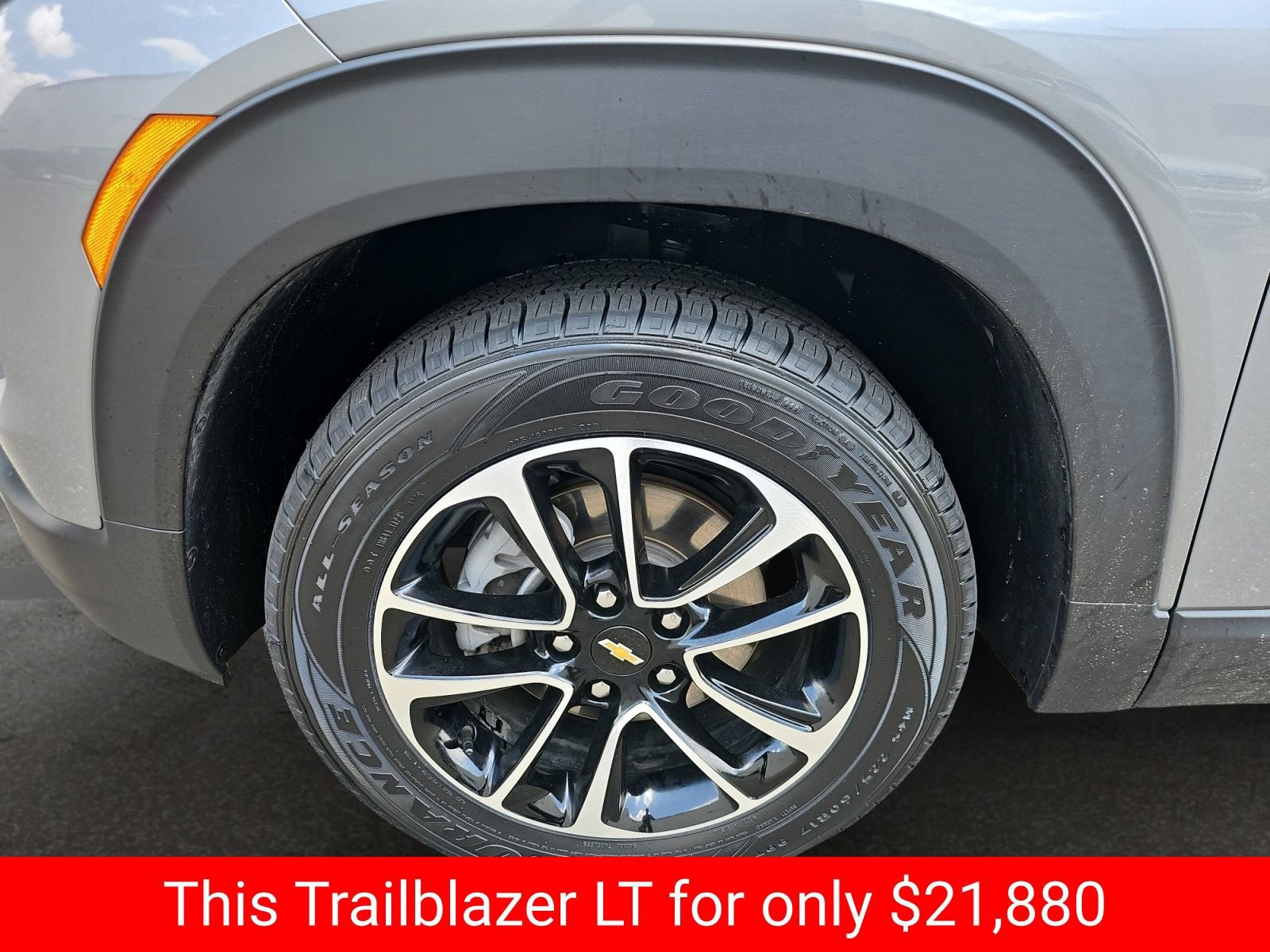 Used 2025 Chevrolet TrailBlazer LT AWD/4WD image 40