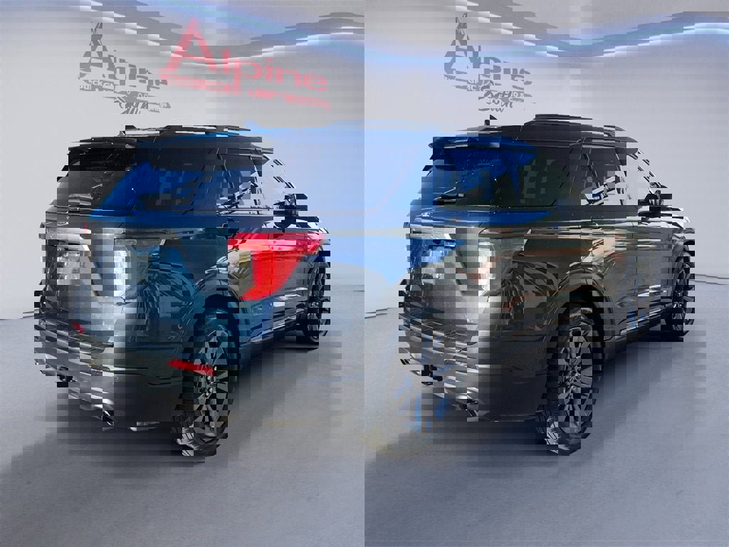 Used 2023 Ford Explorer XLT w/ Equipment Group 202A image 5