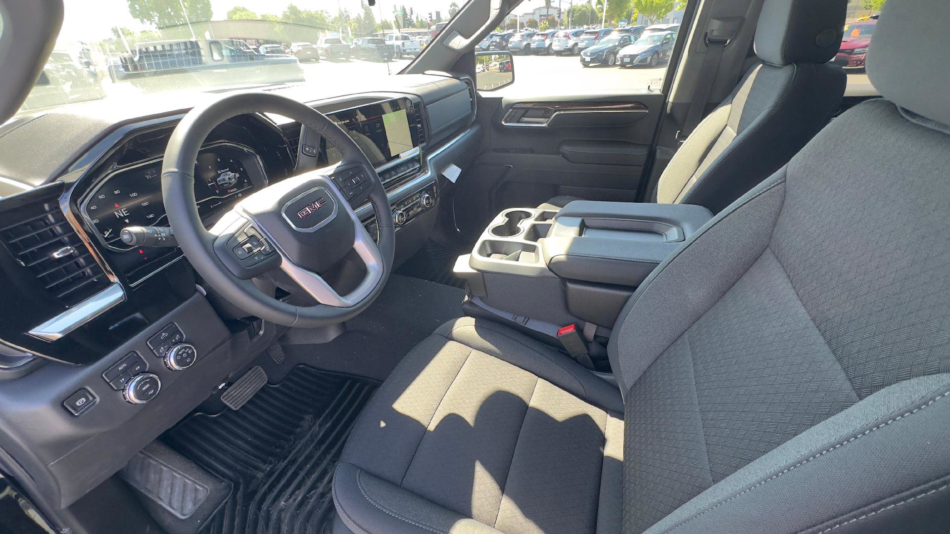 New 2025 GMC Sierra 1500 Elevation image 17