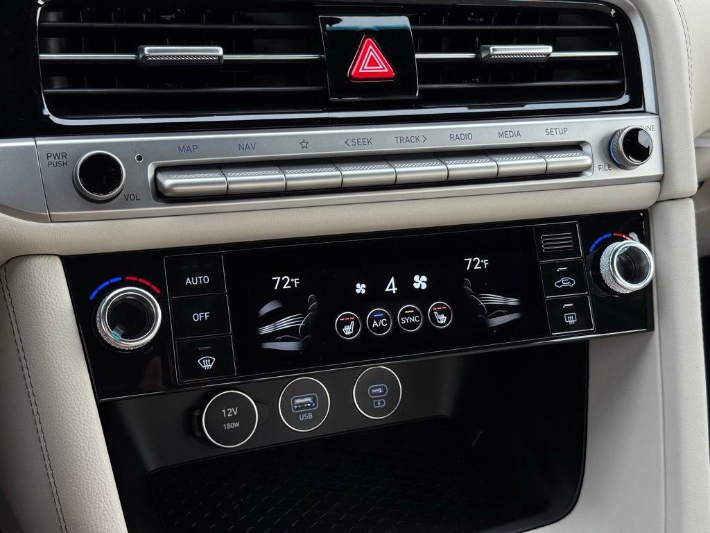 Used 2026 Genesis G70 2.5T RWD image 28