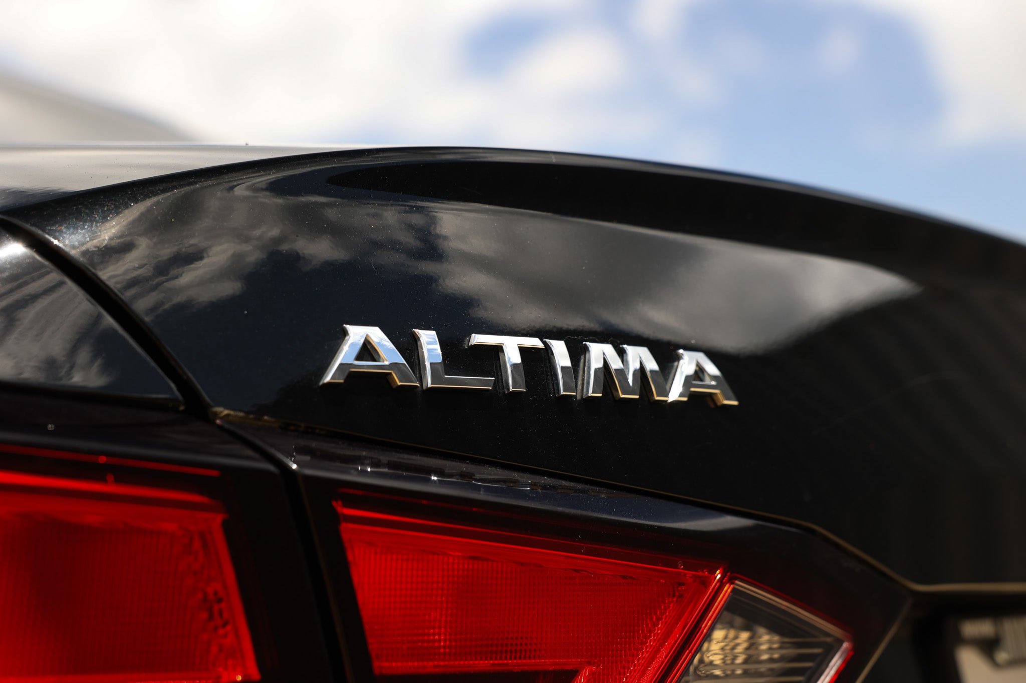 Used 2020 Nissan Altima 2.5 SR FWD image 43