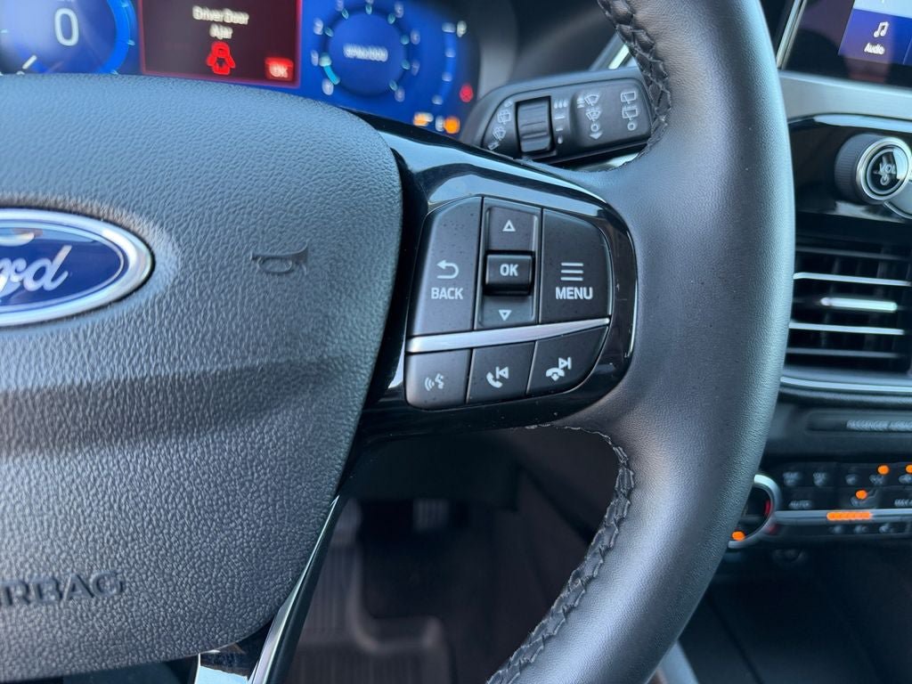 Used 2021 Ford Escape Titanium AWD/4WD image 16