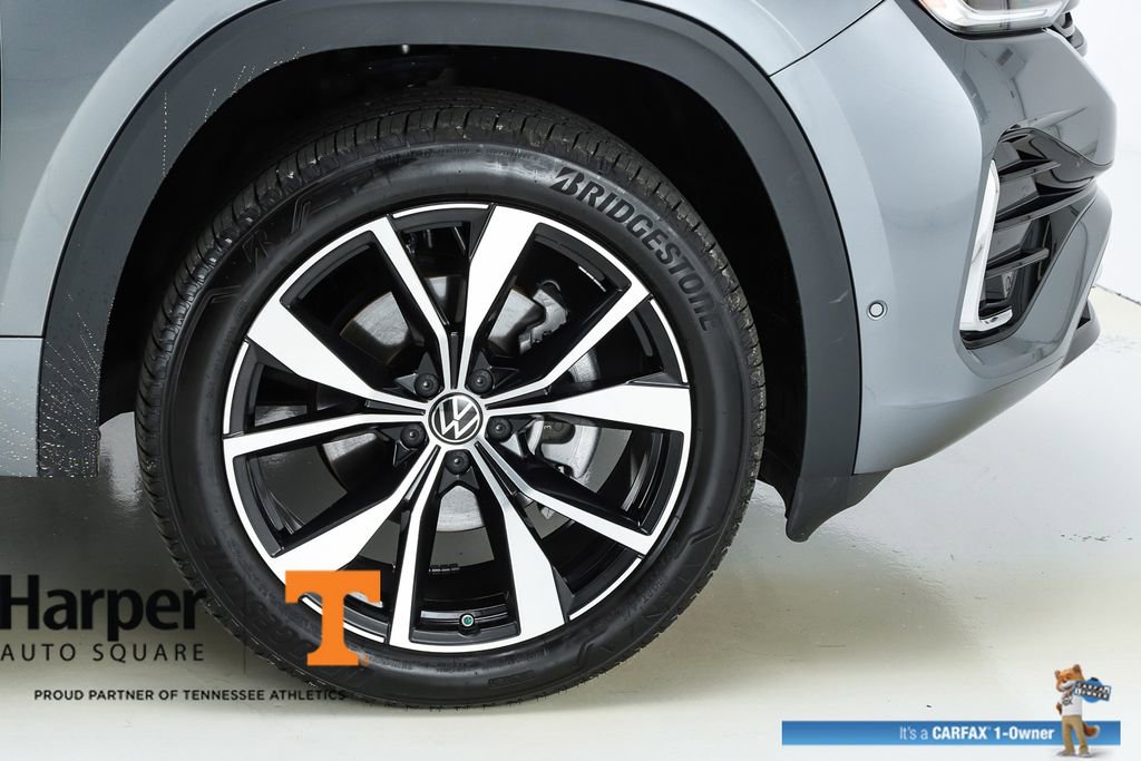 Used 2025 Volkswagen Atlas Cross Sport SEL Premium R-Line image 53