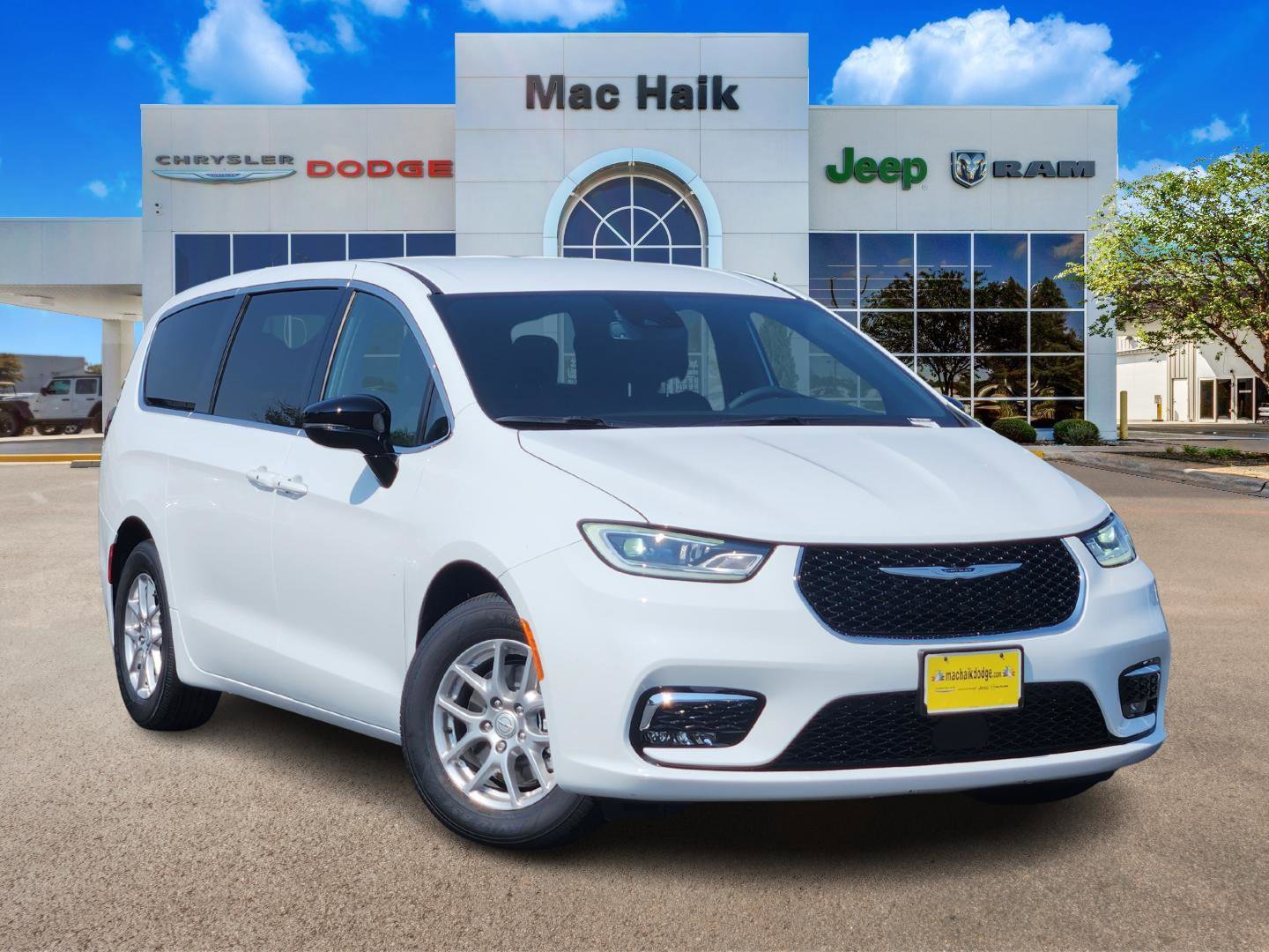 New 2026 Chrysler Pacifica Select