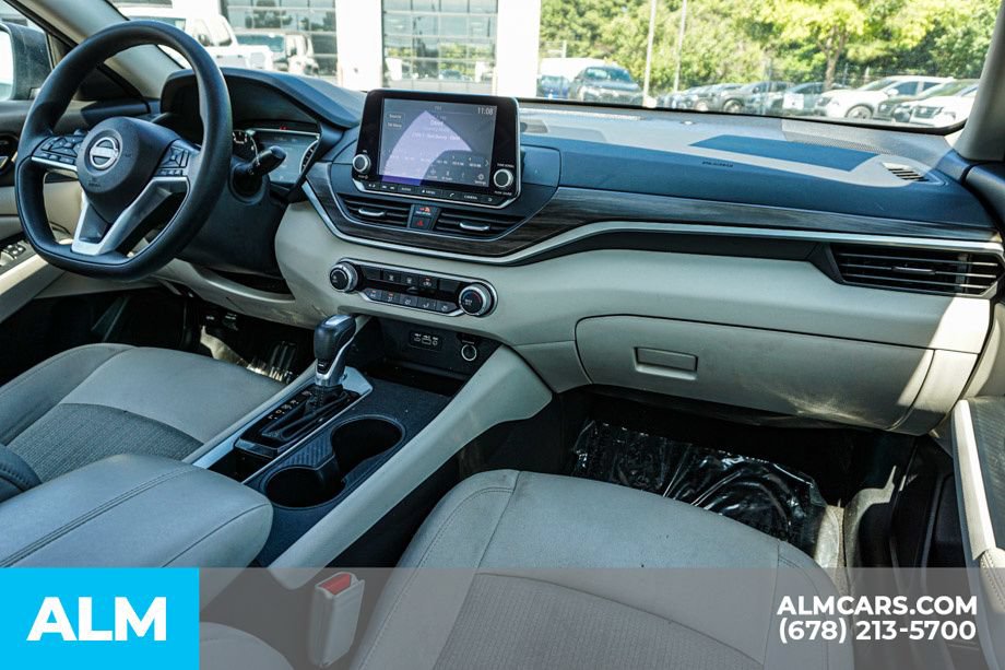 Used 2025 Nissan Altima 2.5 SV FWD image 23