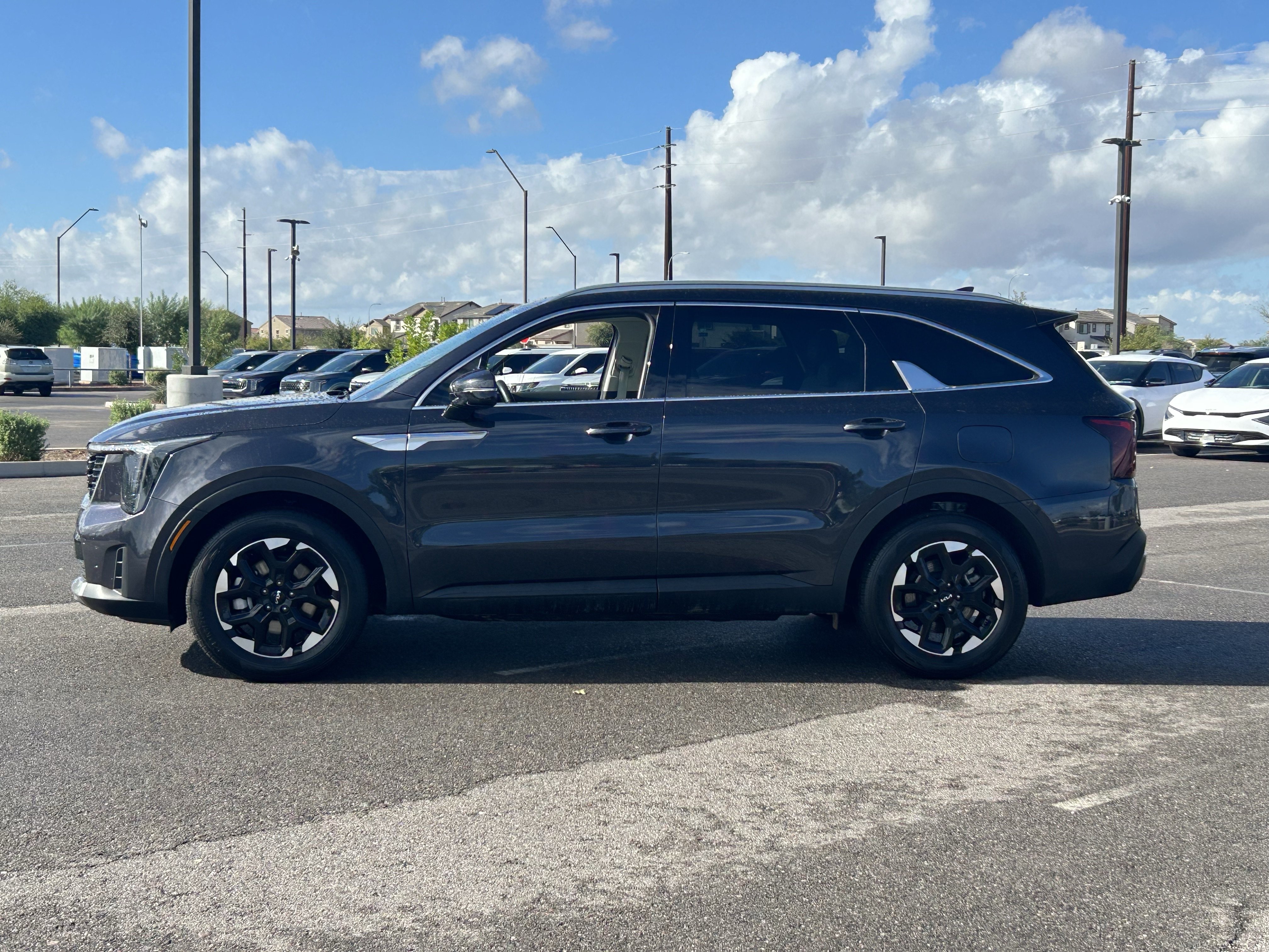 Certified 2026 Kia Sorento S FWD image 2