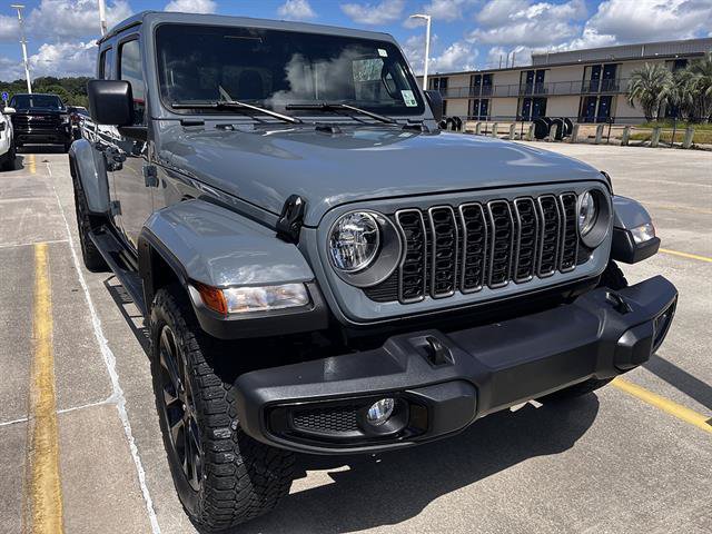 Used 2025 Jeep Gladiator Sport AWD/4WD image 1