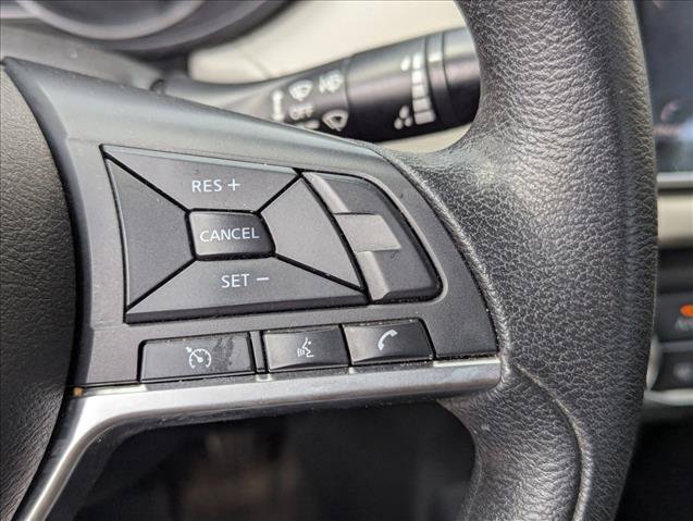 Used 2022 Nissan Versa SV FWD image 12