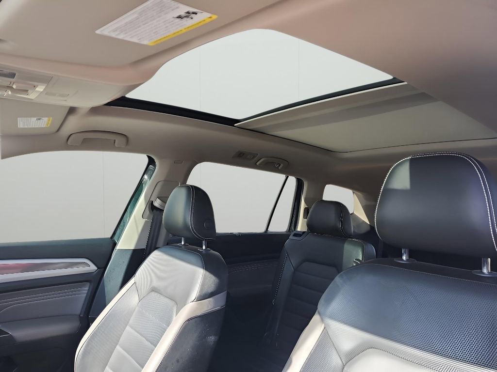Used 2022 Volkswagen Atlas SEL Premium image 14