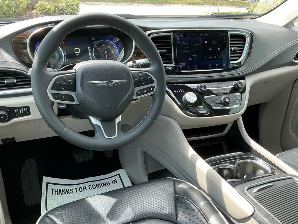 Used 2024 Chrysler Pacifica Limited image 28
