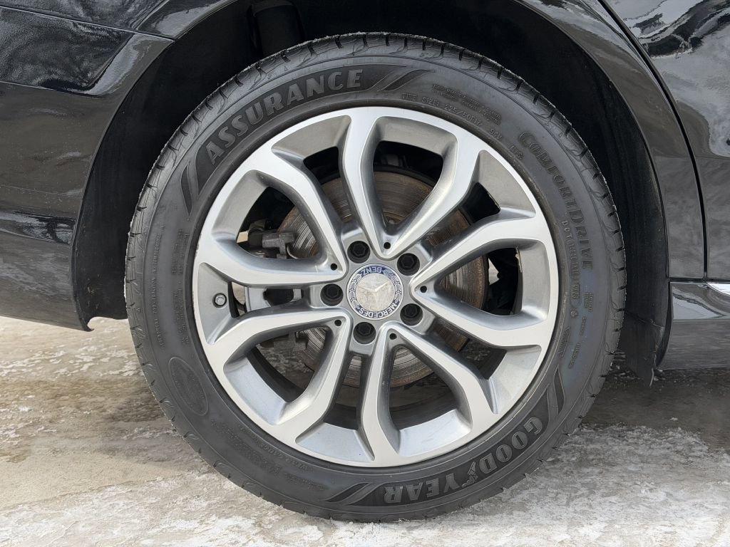 Used 2016 Mercedes-Benz C 300 4MATIC Sedan image 11