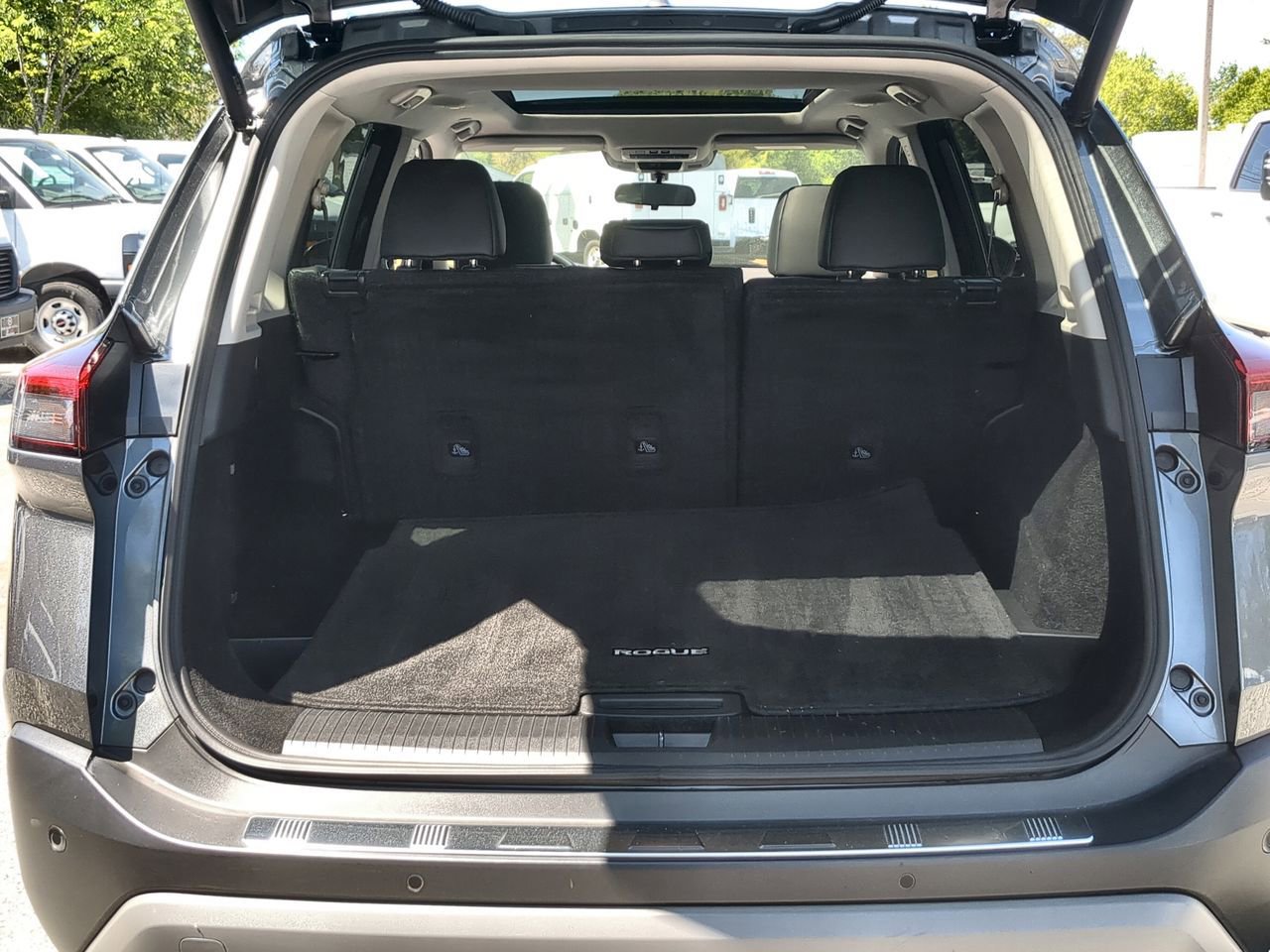 Used 2023 Nissan Rogue SV w/ SV Premium B Package image 25