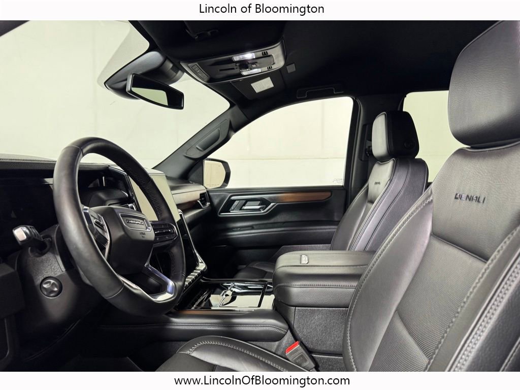 Used 2025 GMC Yukon Denali AWD/4WD image 33