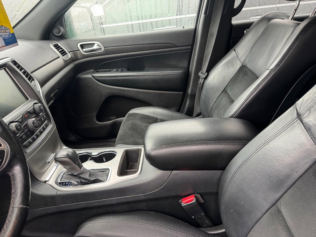 Used 2017 Jeep Grand Cherokee Altitude image 11