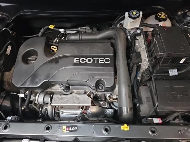 Used 2020 Chevrolet Equinox LT FWD image 2