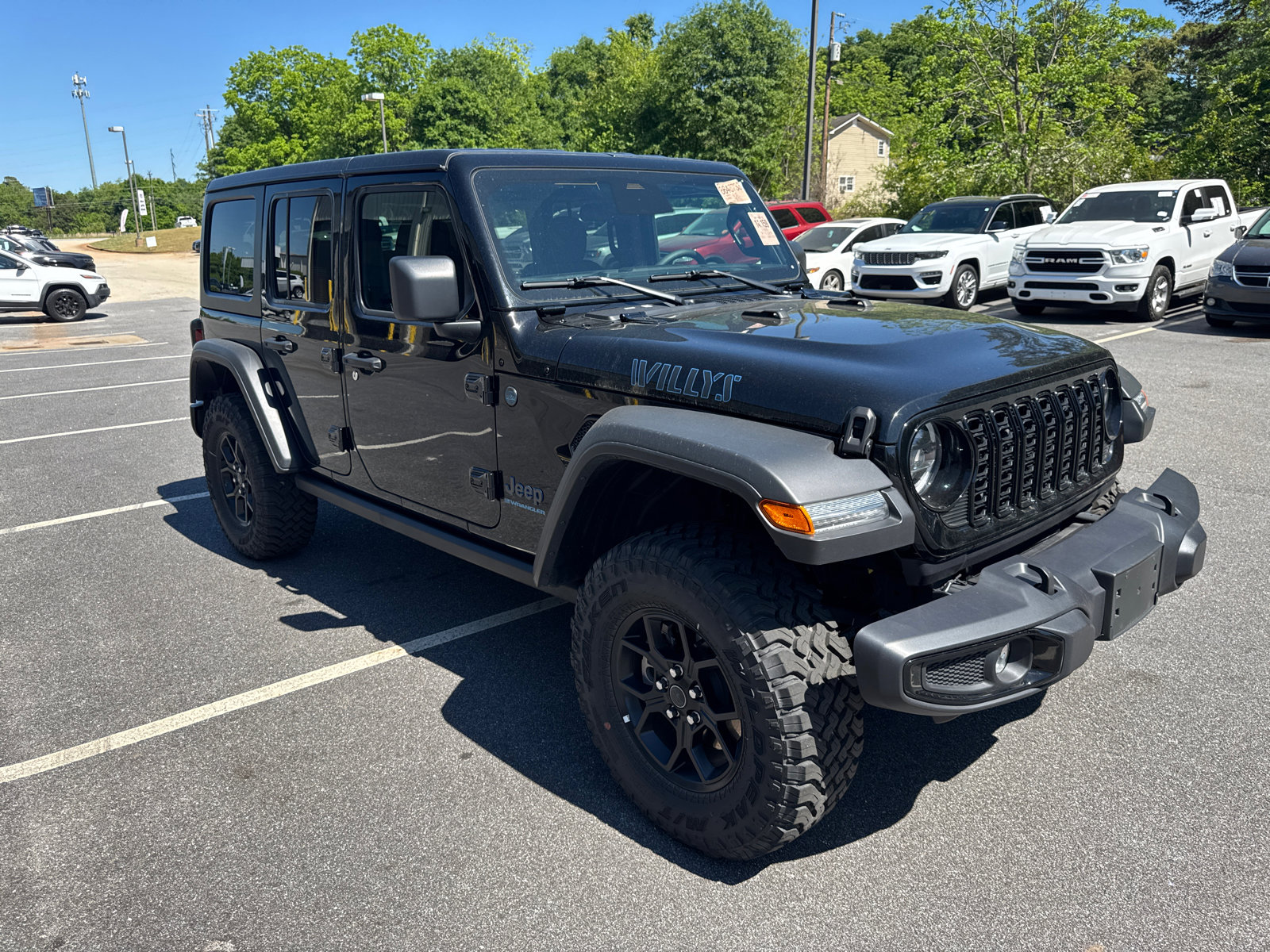 Used 2025 Jeep Wrangler Willys image 3
