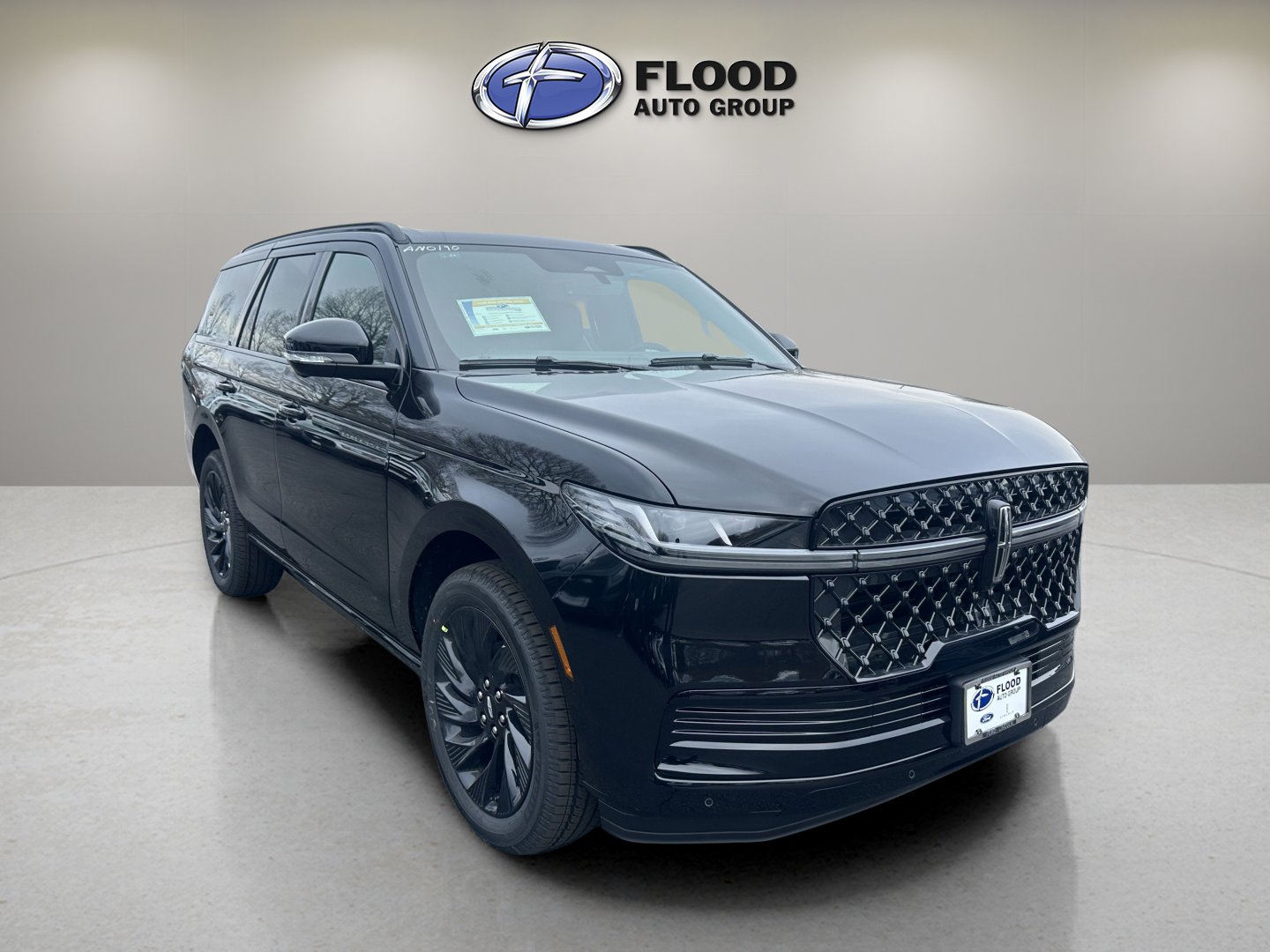 New 2026 Lincoln Navigator Reserve w/ Jet Appearance Package image 1