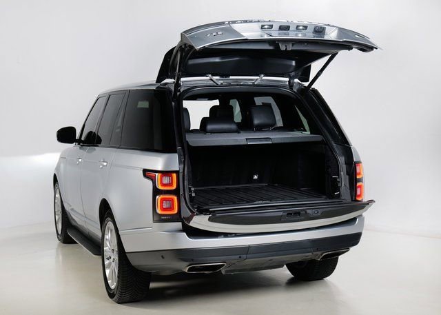 Used 2020 Land Rover Range Rover HSE image 32
