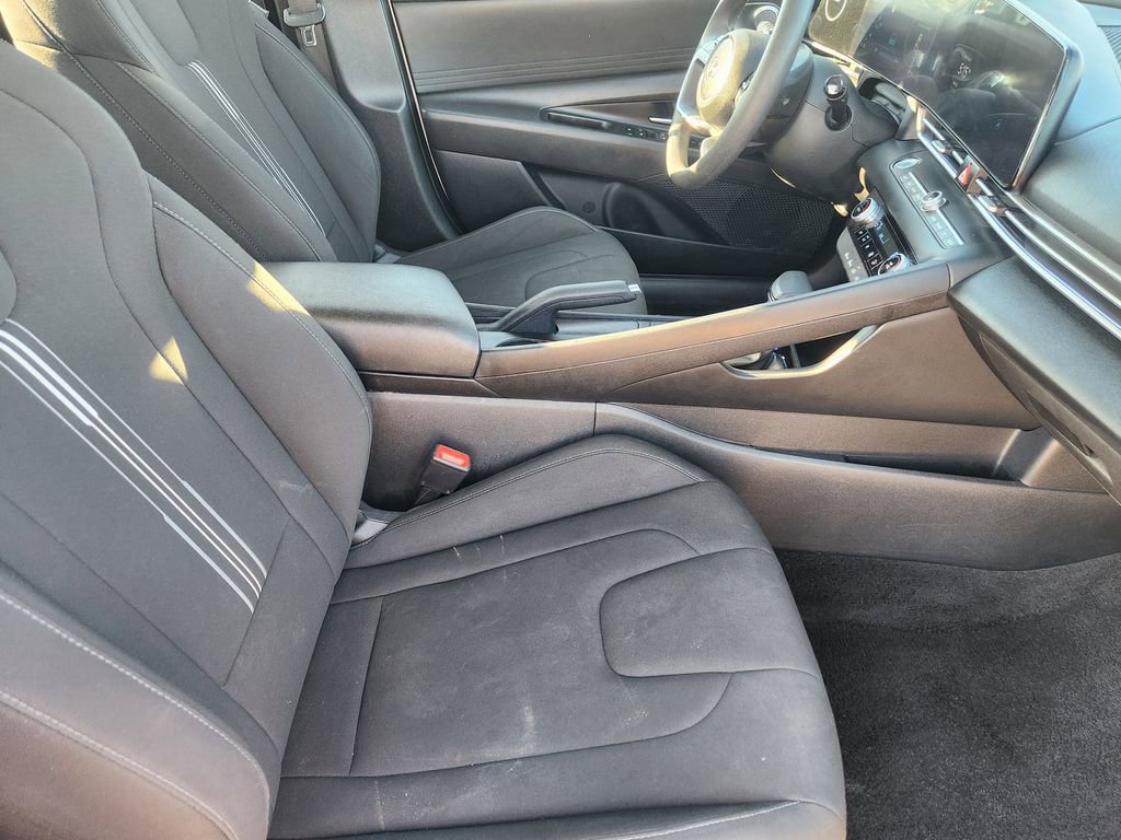Used 2024 Hyundai Elantra SEL image 18