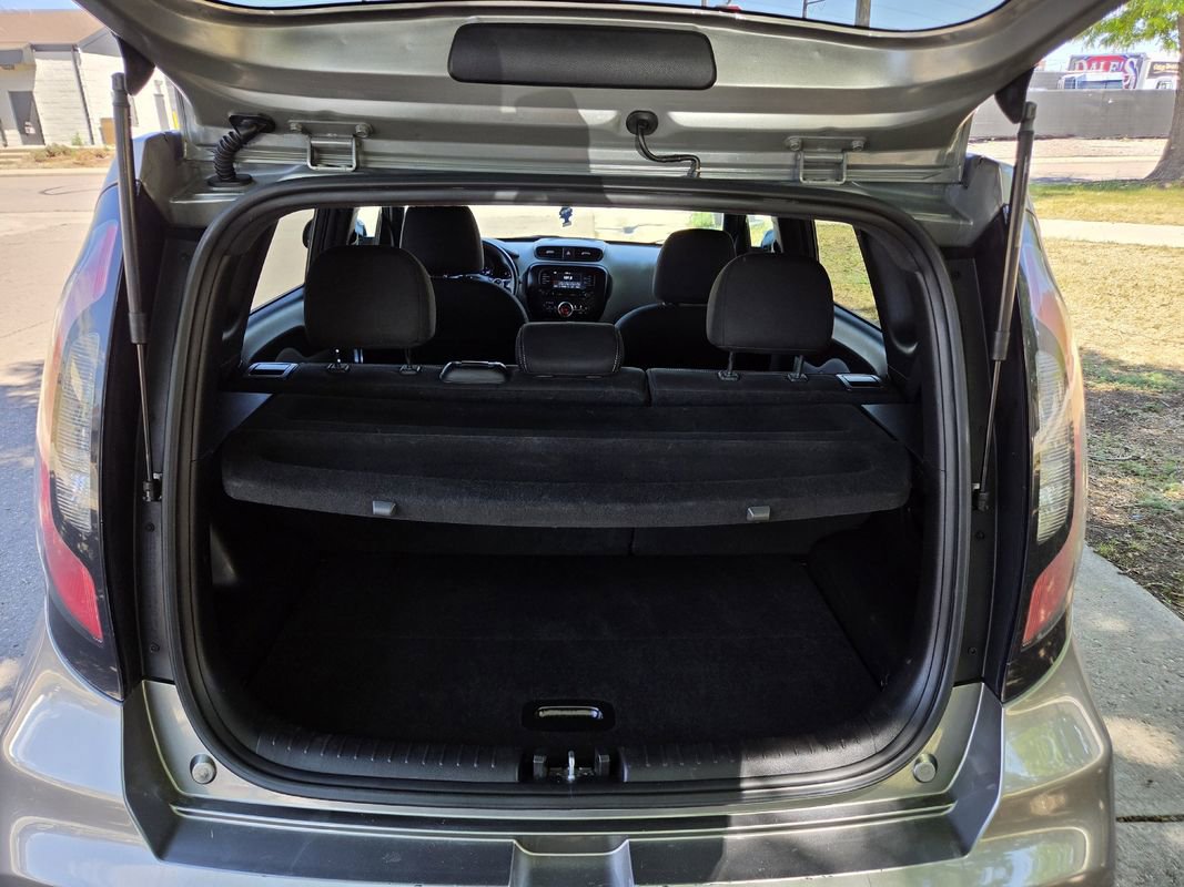 Used 2017 Kia Soul + FWD image 19
