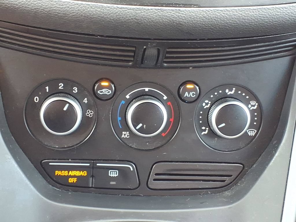 Used 2015 Ford Escape SE FWD image 17