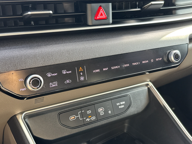 Used 2025 Kia Carnival SX FWD image 33