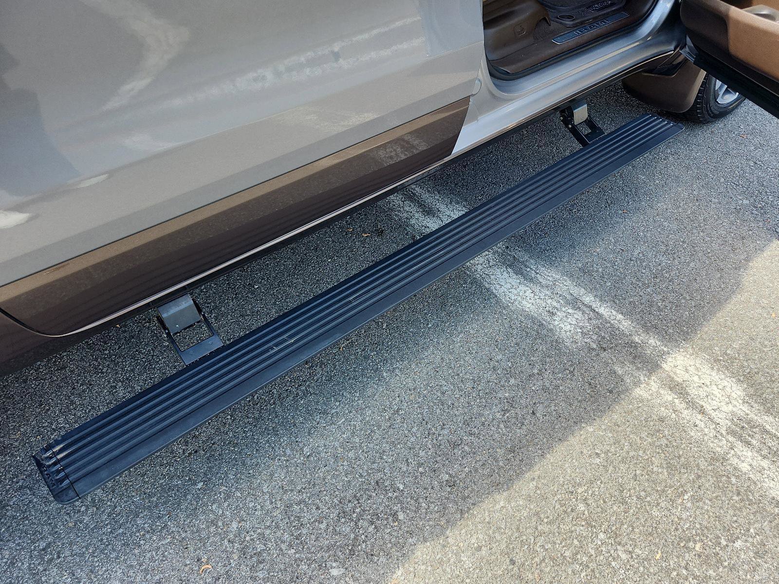 Used 2025 RAM 1500 Limited image 9