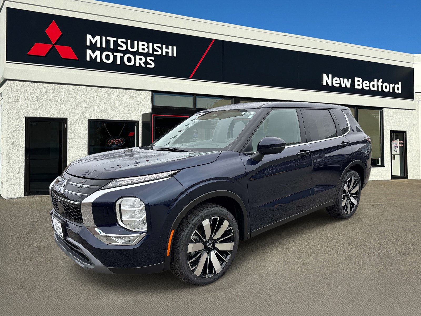 New 2026 Mitsubishi Outlander SE AWD/4WD image 1