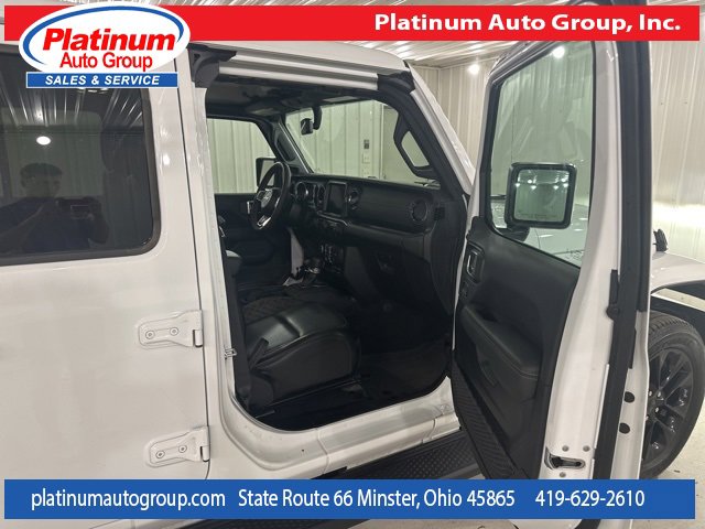 Used 2023 Jeep Gladiator Overland image 33