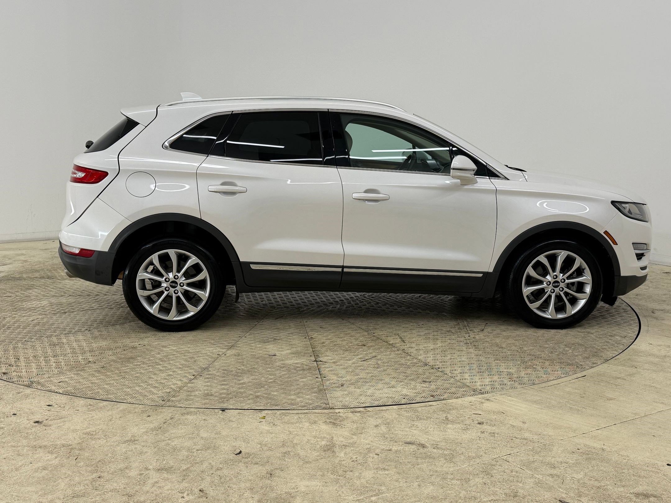 Used 2019 Lincoln MKC Select w/ Select Plus Package image 8
