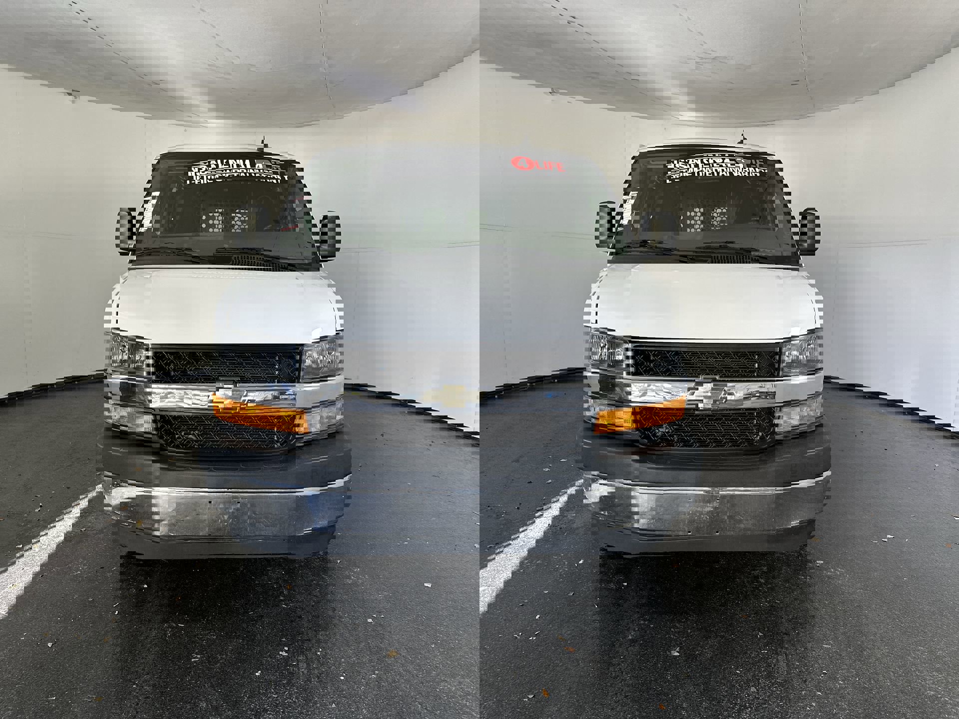 Used 2022 Chevrolet Express 2500 w/ Driver Convenience Package image 4