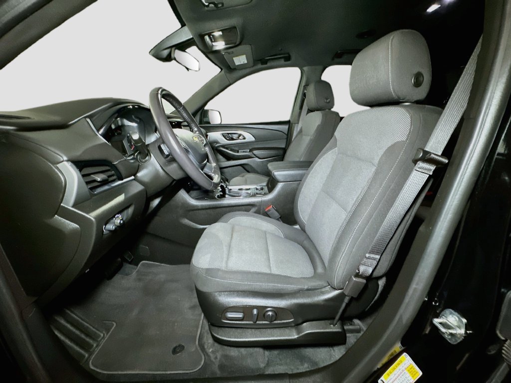 Used 2022 Chevrolet Traverse LT FWD image 20