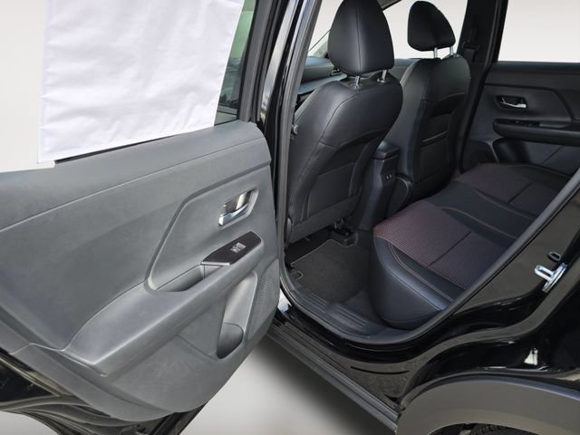 New 2026 Nissan Kicks SR w/ Cold Weather Package FWD image 12
