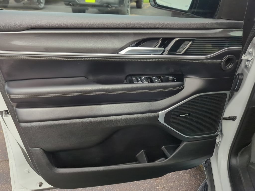 Used 2022 Jeep Wagoneer Series I w/ Premium Group I AWD/4WD image 41