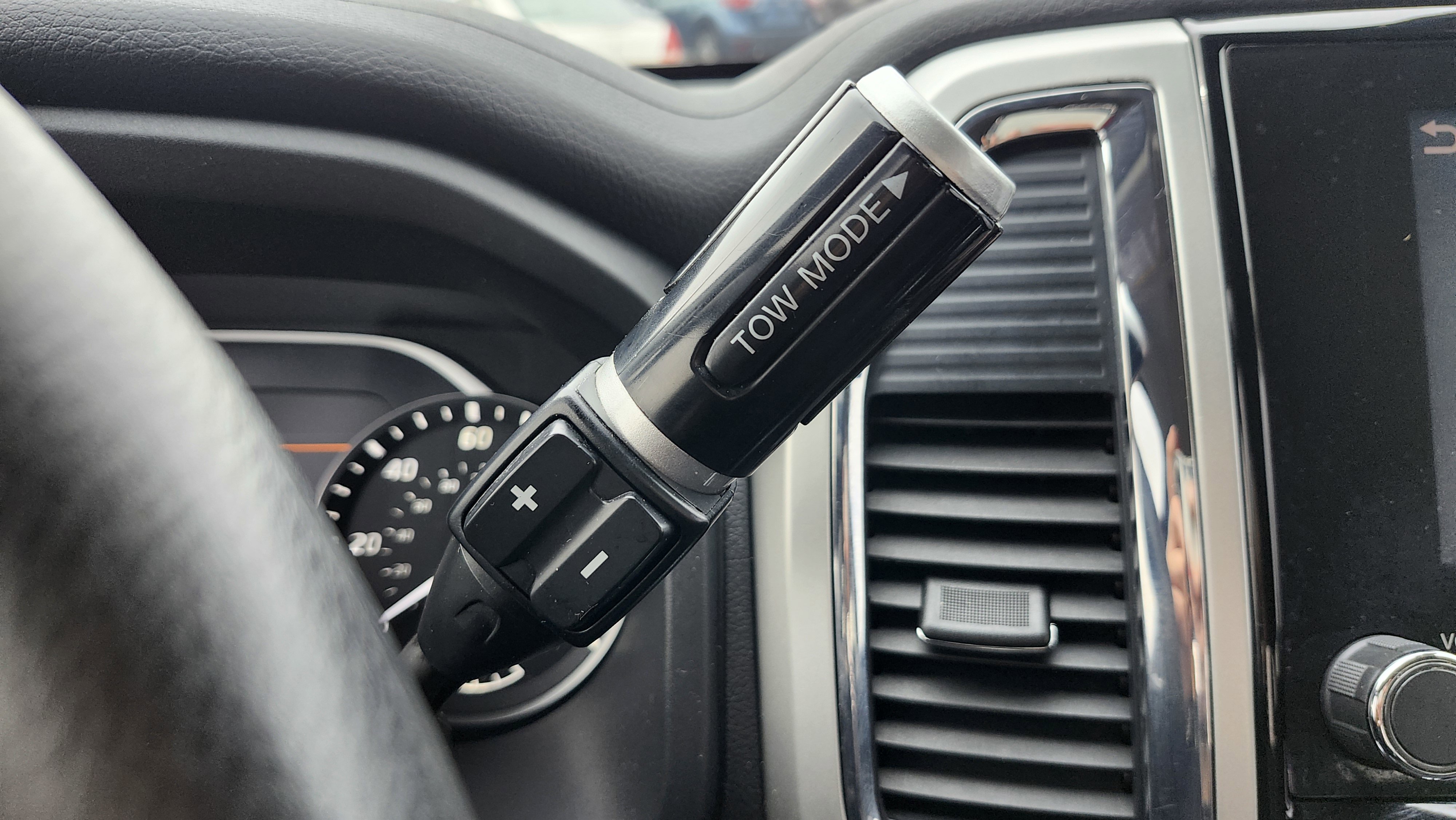 Used 2021 Nissan Titan SV w/ Accessory Utility Package image 30