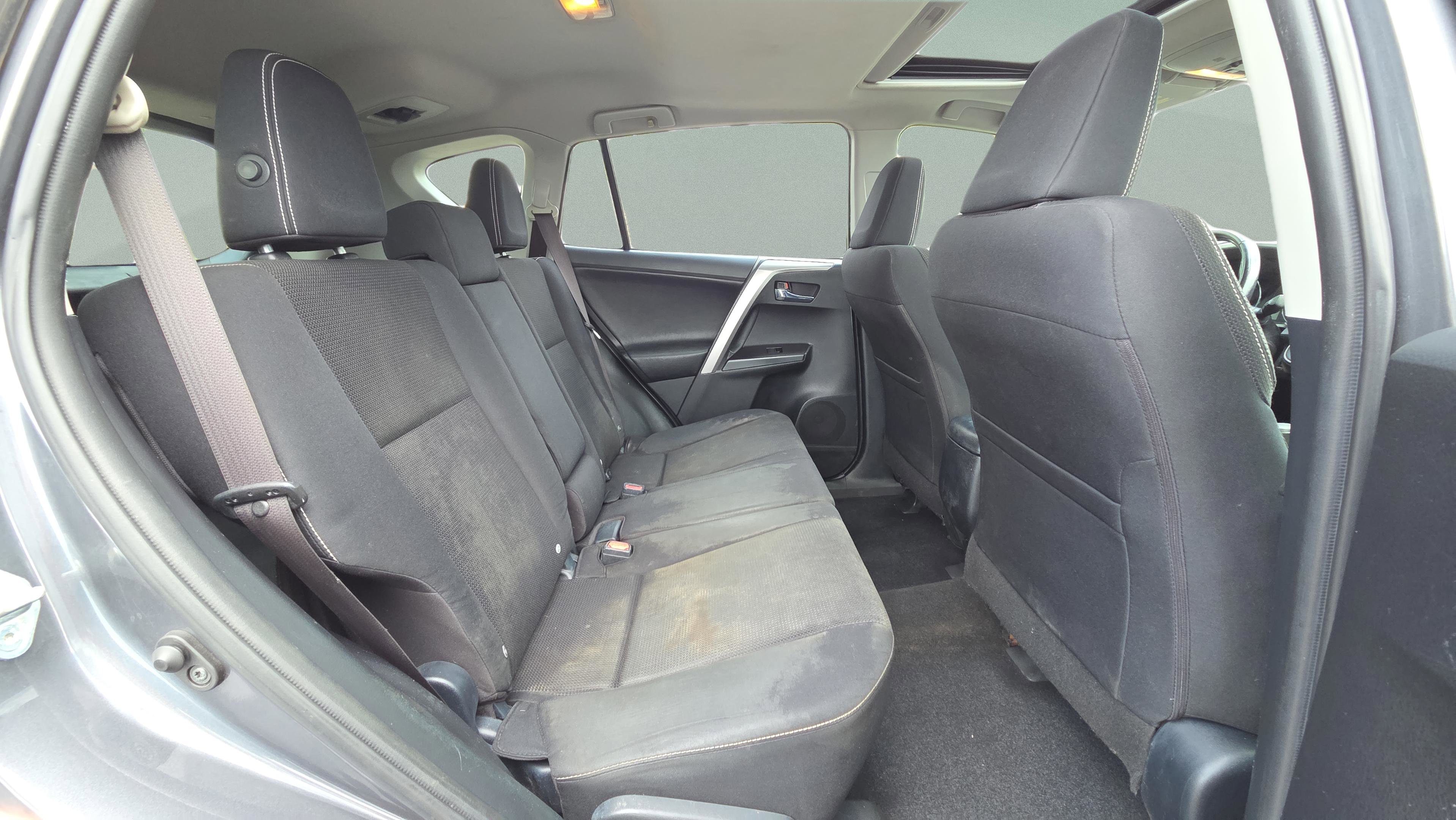 Used 2016 Toyota RAV4 XLE FWD image 14