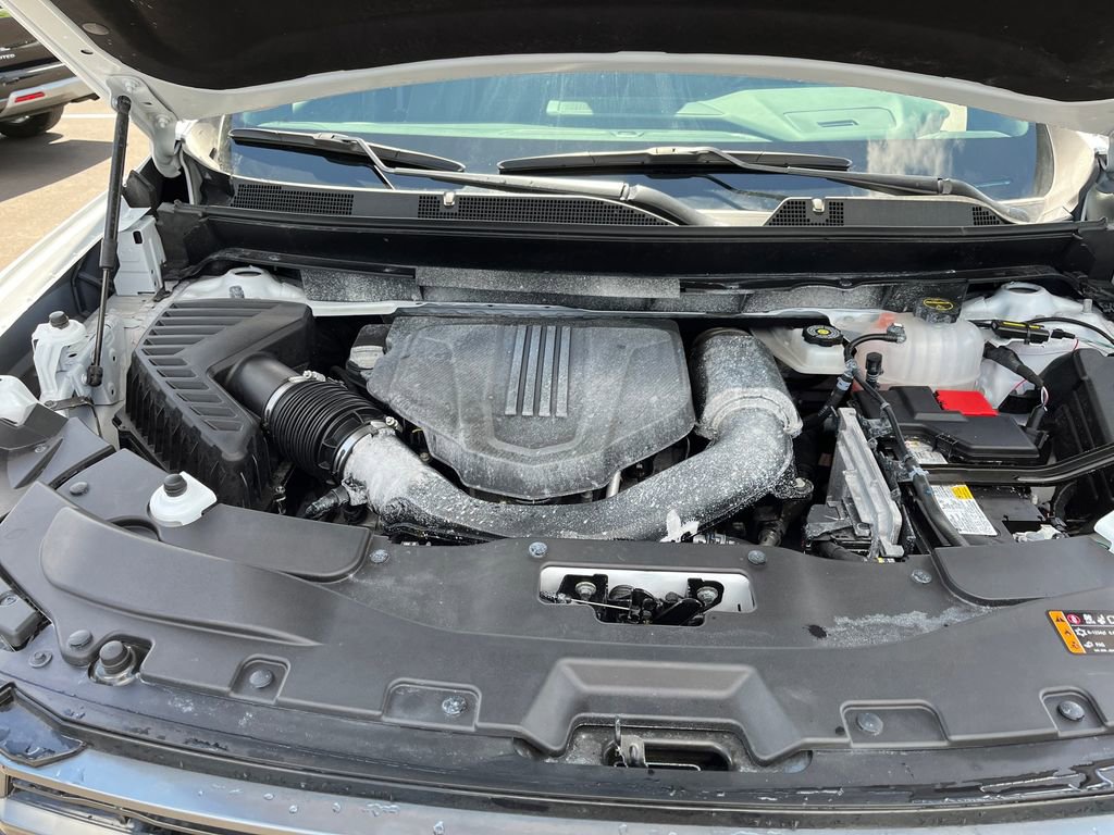 Used 2025 GMC Acadia AT4 w/ LPO, Floor Liner Package AWD/4WD image 23