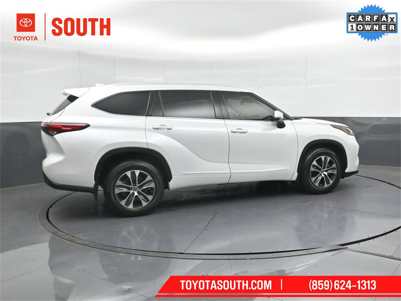 Used 2022 Toyota Highlander XLE image 3