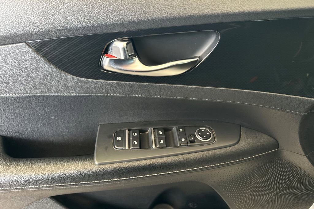 Used 2021 Kia Forte GT-Line image 13