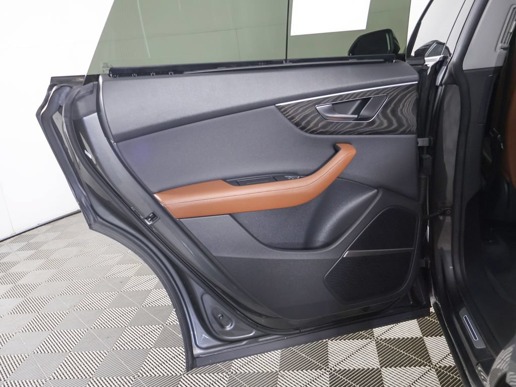 Used 2022 Audi Q8 Prestige w/ Prestige Package AWD/4WD image 28