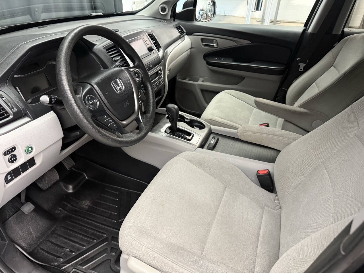 Used 2017 Honda Pilot LX image 16