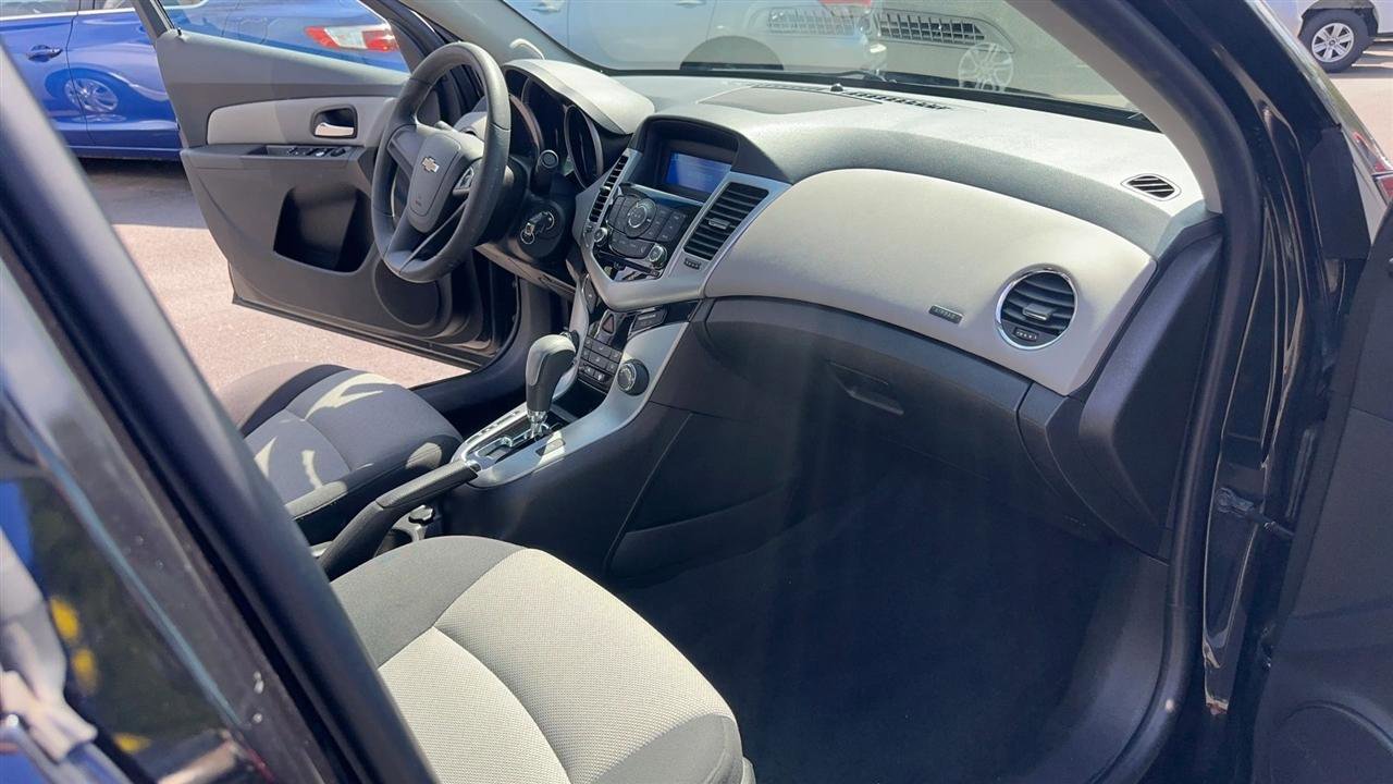 Used 2016 Chevrolet Cruze LS image 37