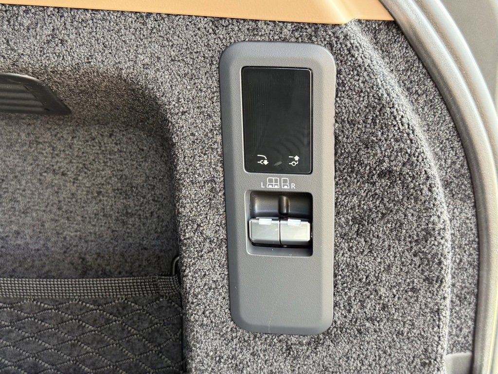 New 2025 Land Rover Range Rover SE image 35