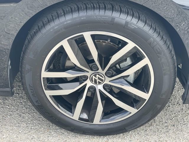 Used 2025 Volkswagen Jetta SE FWD image 30
